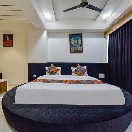 Fabhotel Bliss อาเมดาบัด ภายนอก รูปภาพ