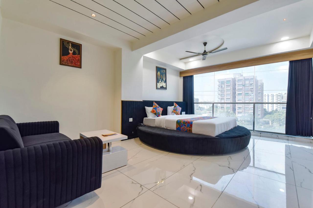 Fabhotel Bliss อาเมดาบัด ภายนอก รูปภาพ