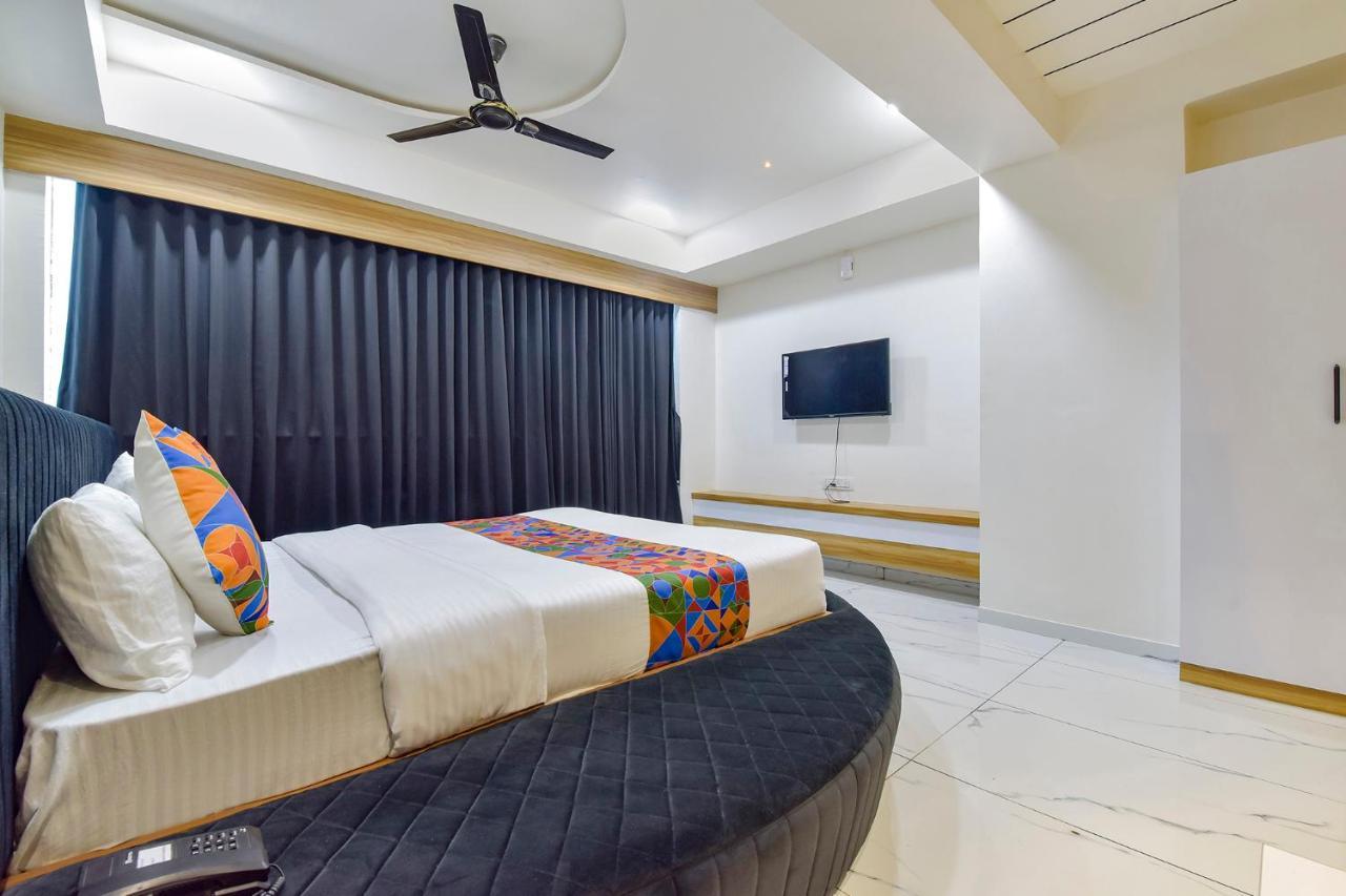 Fabhotel Bliss อาเมดาบัด ภายนอก รูปภาพ